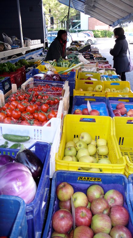 By visiting a local market you get to know new and seasonal ingredients. Here is where I buy my vegetables in Assisi