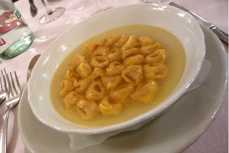 tortellini in brodo